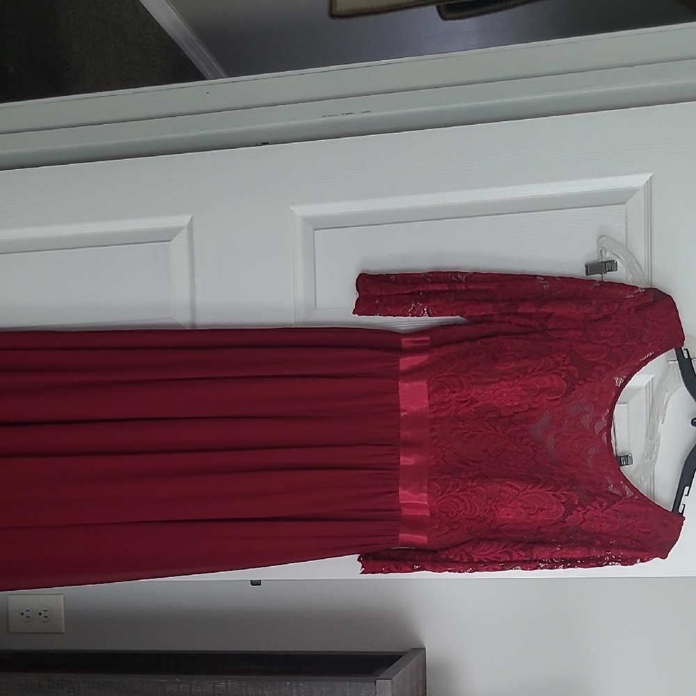 SIZE OF DRESS FITS LIKE A 14 BUT LABEL 3X Pretty Burgundy Lace Long Sleeve Dress